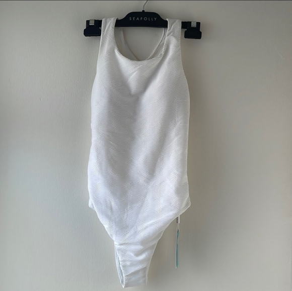 Seafolly White Wave Textured One-piece Swimsuit Size 10 - Picture 2 of 9